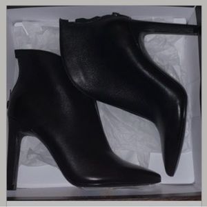 Nine West boots size 8 black, Classy 4inch heels, wear casual or dressy